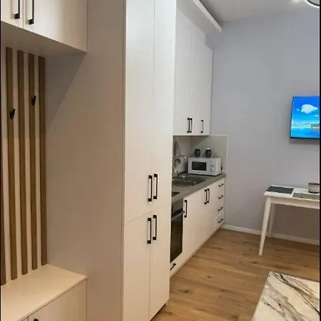 Traveler's Apartment *